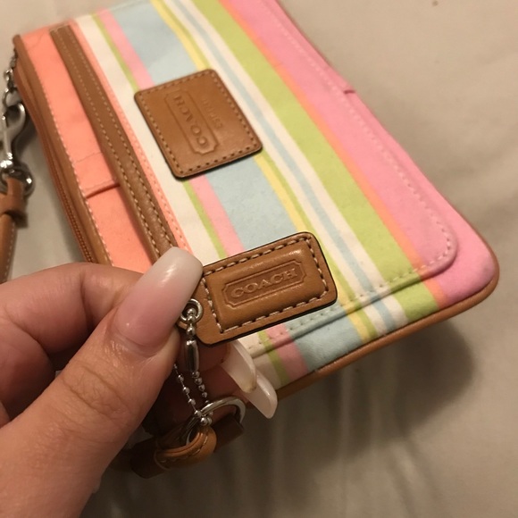 Coach hand bag - Picture 3 of 4